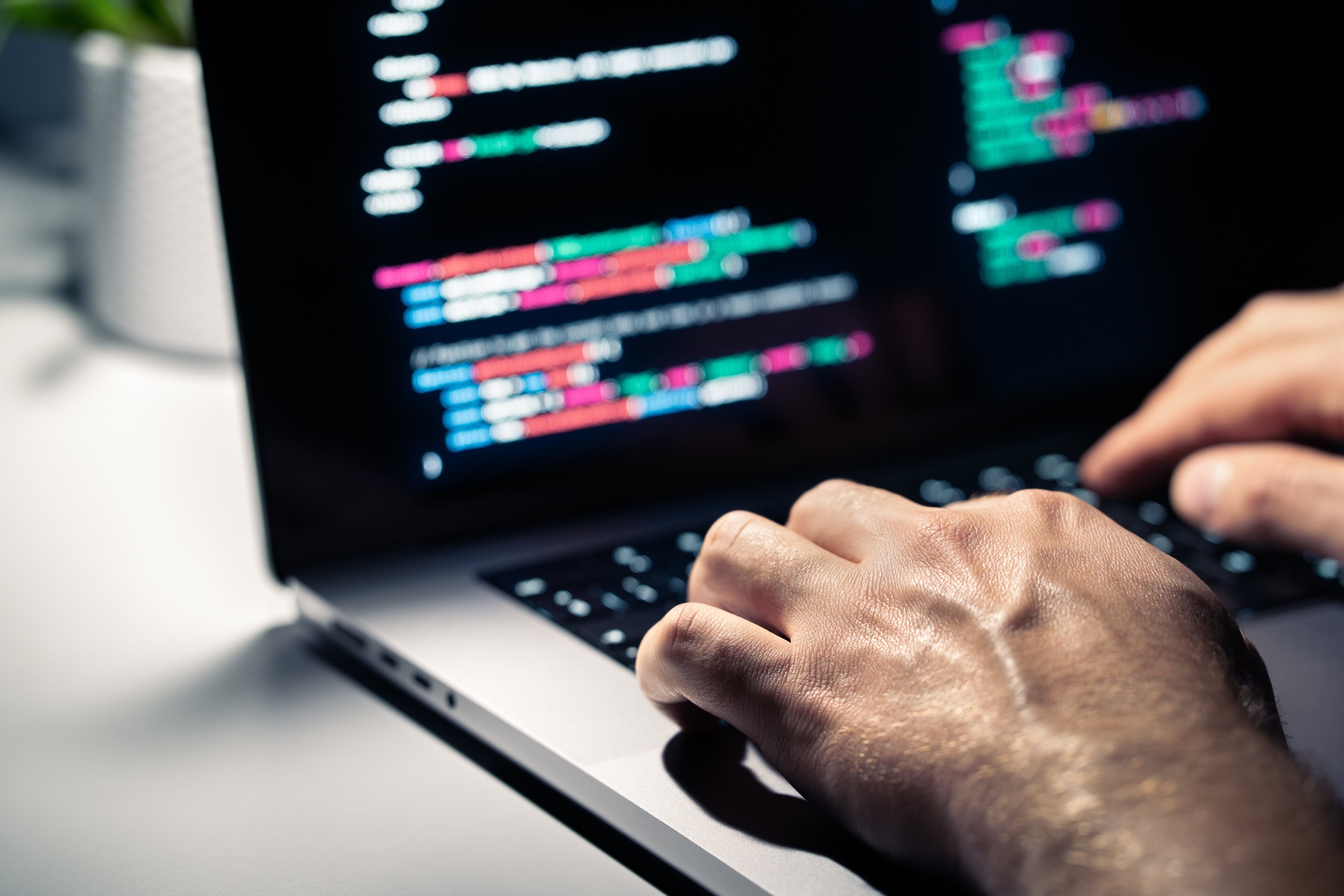 Immagine articolo: I rischi nascosti dei CMS pi&ugrave; popolari: perch&eacute; la sicurezza e gli attacchi costanti sono un problema
